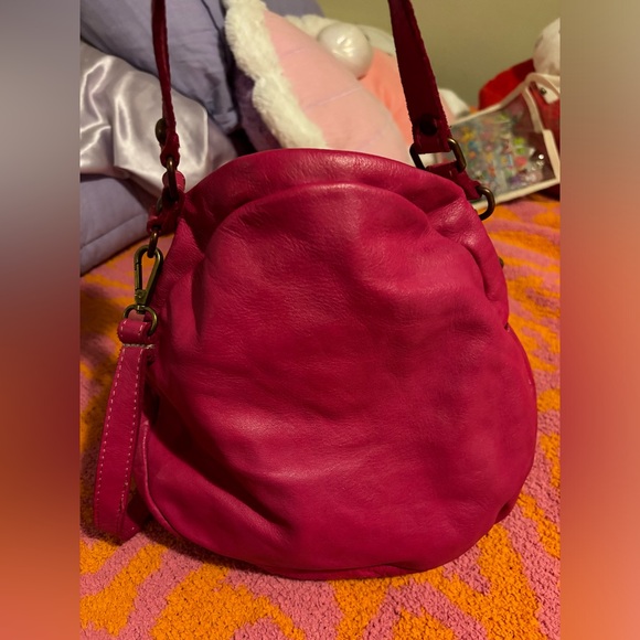 genuine italian leather round crossbody - Picture 5 of 6